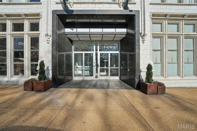 $220,000 | 1501 Locust Street, Unit 1008, St. Louis, MO 63103