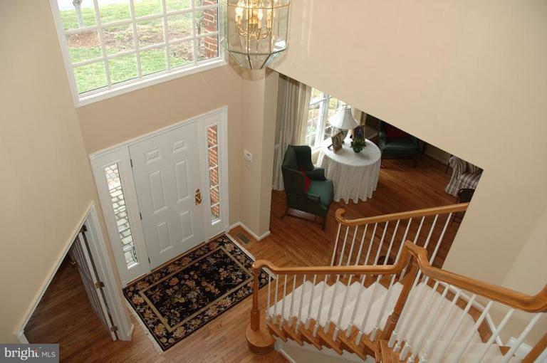 1305 Dasher Lane Reston, VA 20190 - Photo 2 of 22 Entrance / Foyer
