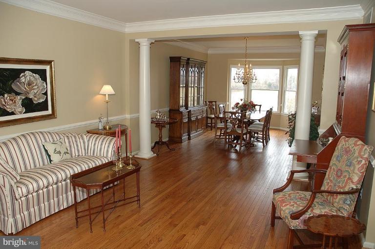 1305 Dasher Lane Reston, VA 20190 - Photo 3 of 22 Living Room/Dining Room