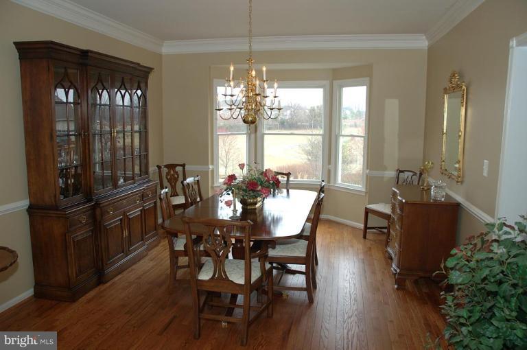 1305 Dasher Lane Reston, VA 20190 - Photo 5 of 22 Dining Room