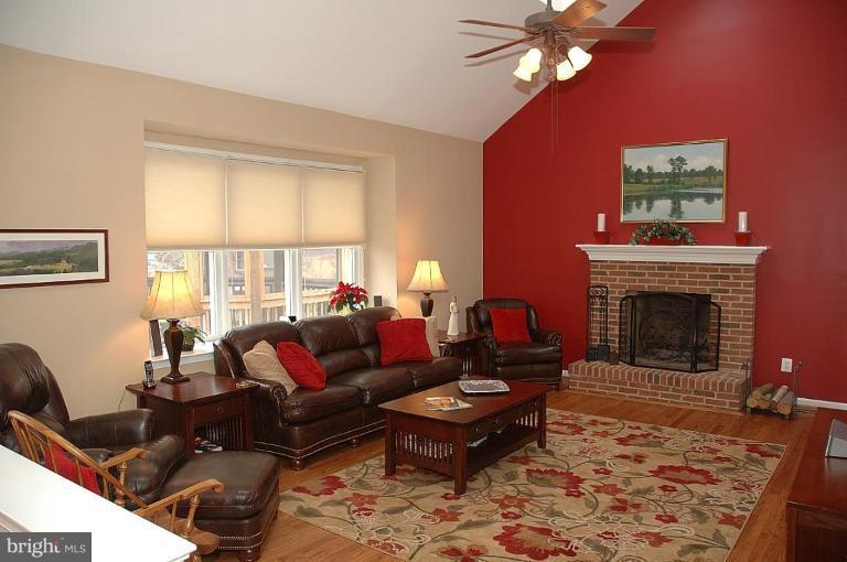 1305 Dasher Lane Reston, VA 20190 - Photo 8 of 22 Family Room