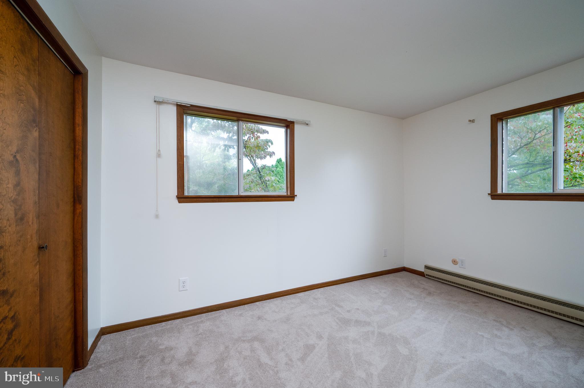 1029 Crestview Avenue Reading, PA 19607 - Photo 26 of 44 an empty room with windows