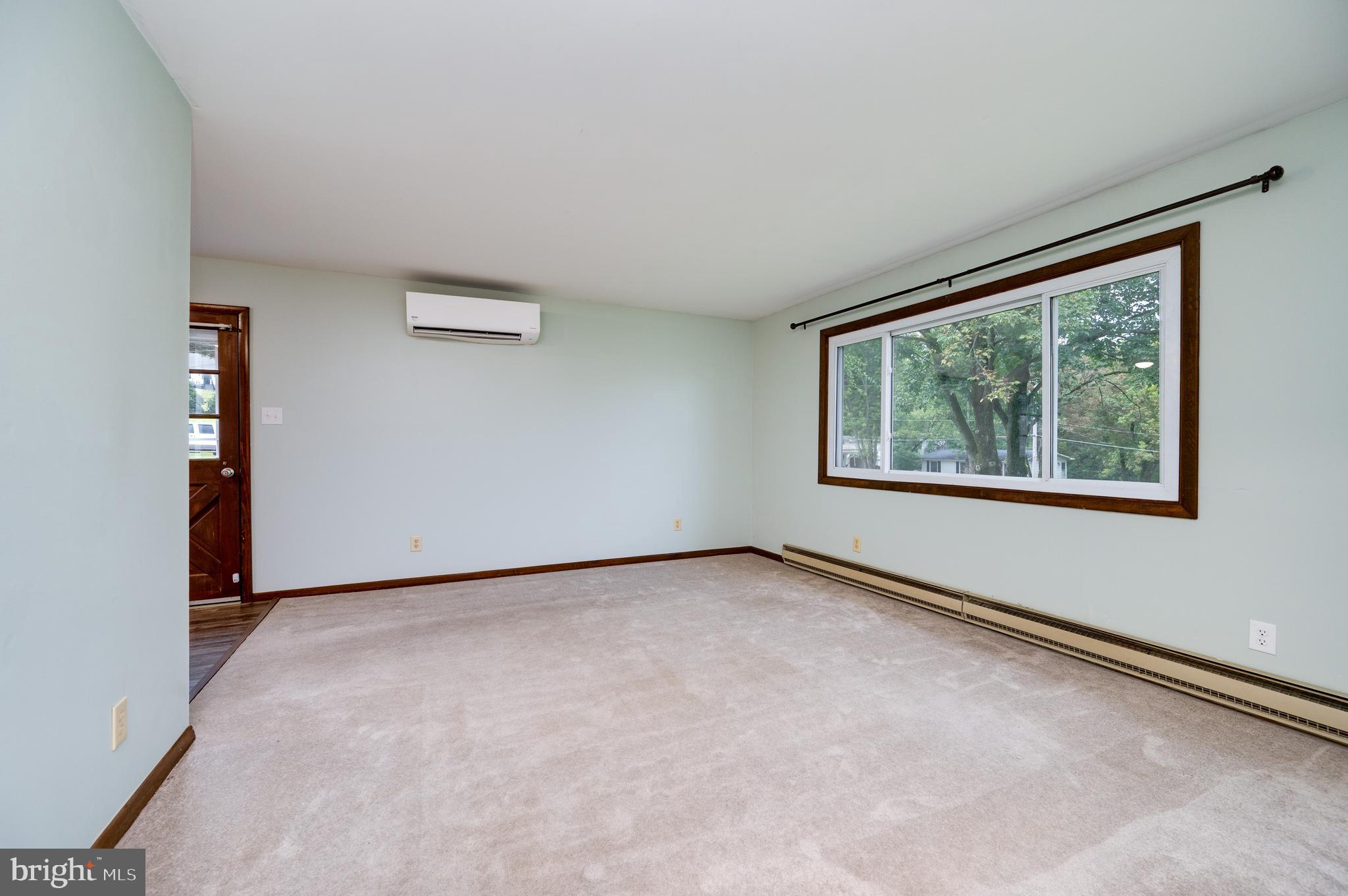 1029 Crestview Avenue Reading, PA 19607 - Photo 10 of 44 an empty room with windows