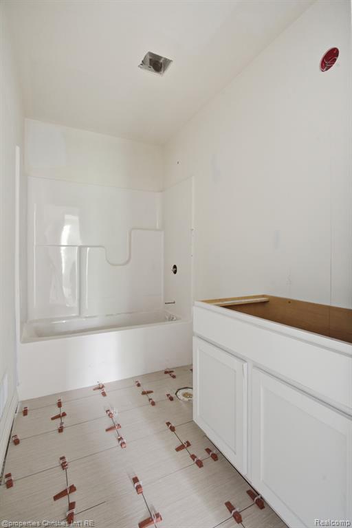 755 Nelson's Ridge Drive, Unit 1 Howell, MI 48843 - Photo 21 of 25 Gallery Image 21