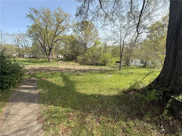 $22,000 | 616 Friendly Road, Eden, NC 27288