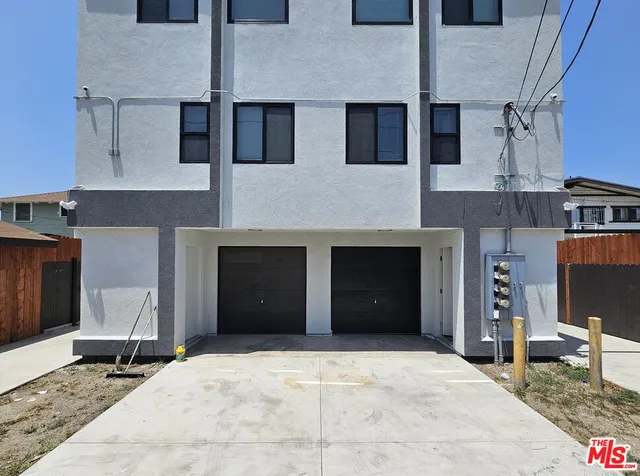 a view of a entryway of a house