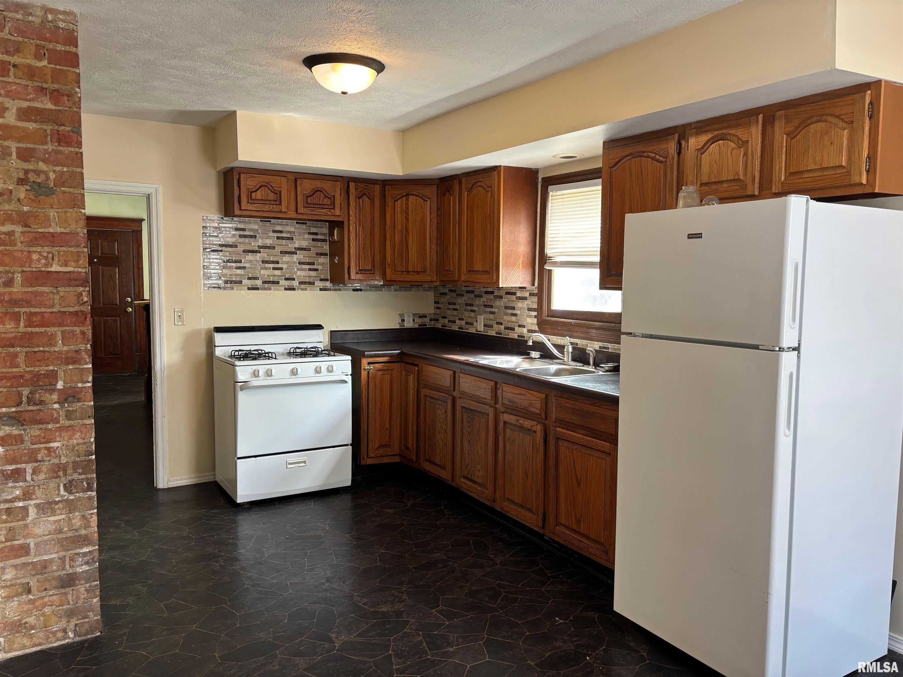 230 East Lawrence Avenue Springfield, IL 62704 - Photo 3 of 26