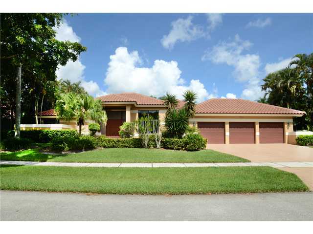 4865 Hunters Way Boca Raton, FL 33434 - Photo 1 of 20 Primary Photo