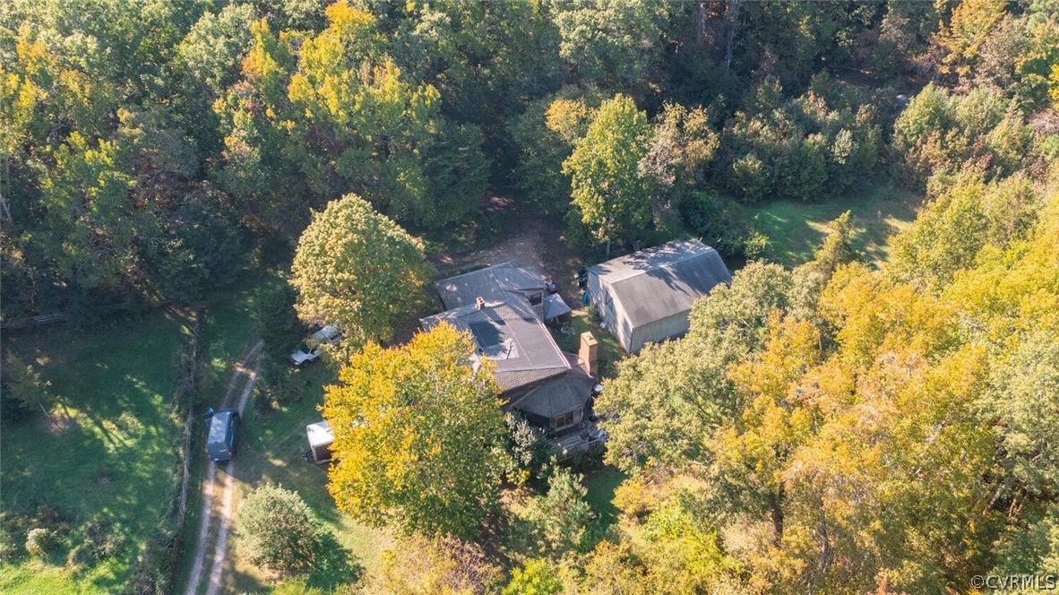 12310 River Road Henrico, VA 23238 - Photo 4 of 10 a view of a lake from a yard