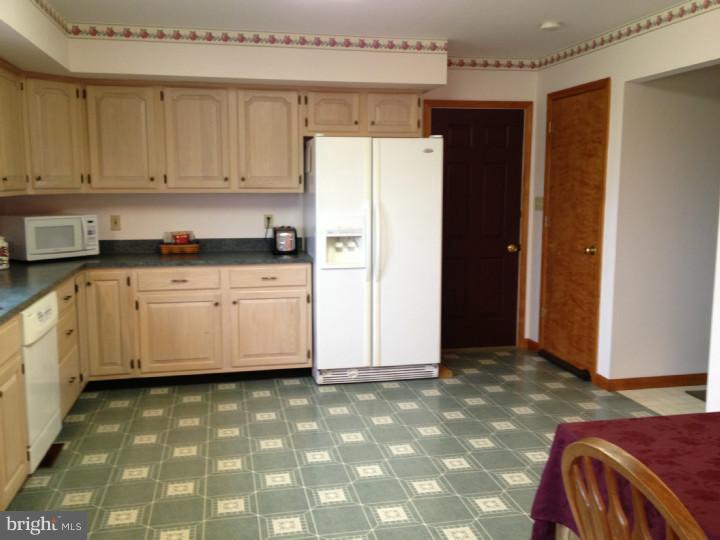2875 Allison Road Quakertown, PA 18951 - Photo 11 of 19 Kitchen