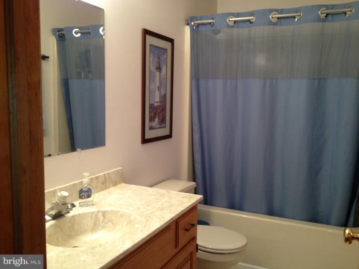 2875 Allison Road Quakertown, PA 18951 - Photo 15 of 19 Bathroom