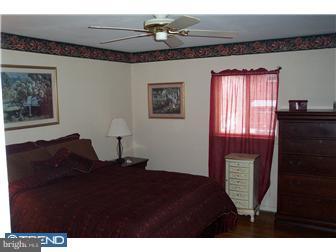 150 Ridgefield Road Philadelphia, PA 19154 - Photo 6 of 6 Bedroom - Main