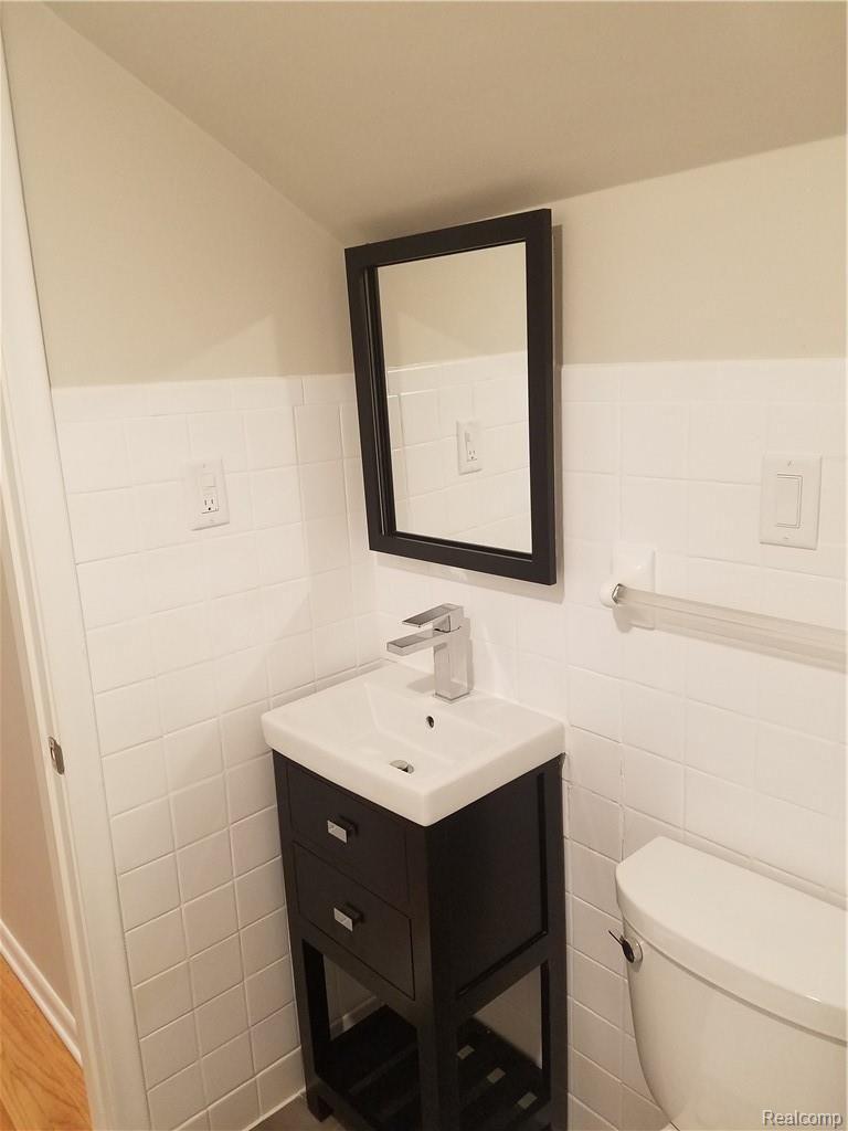 32262 Bonnet Hill Road Farmington, MI 48334 - Photo 17 of 28 20180921_124105.jpg
