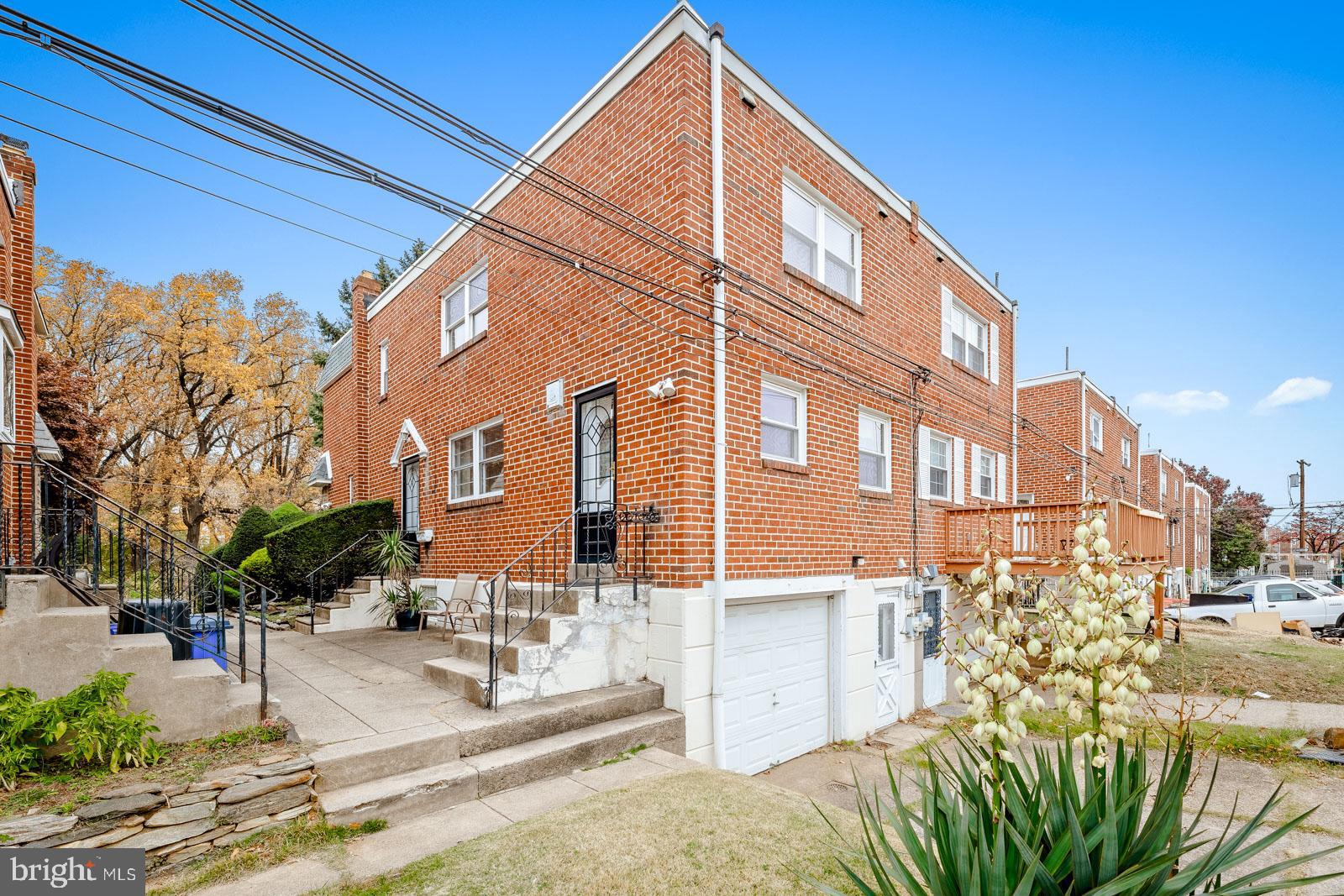 2818 Sandyford Avenue Philadelphia, PA 19152 - Photo 26 of 29 View in Back