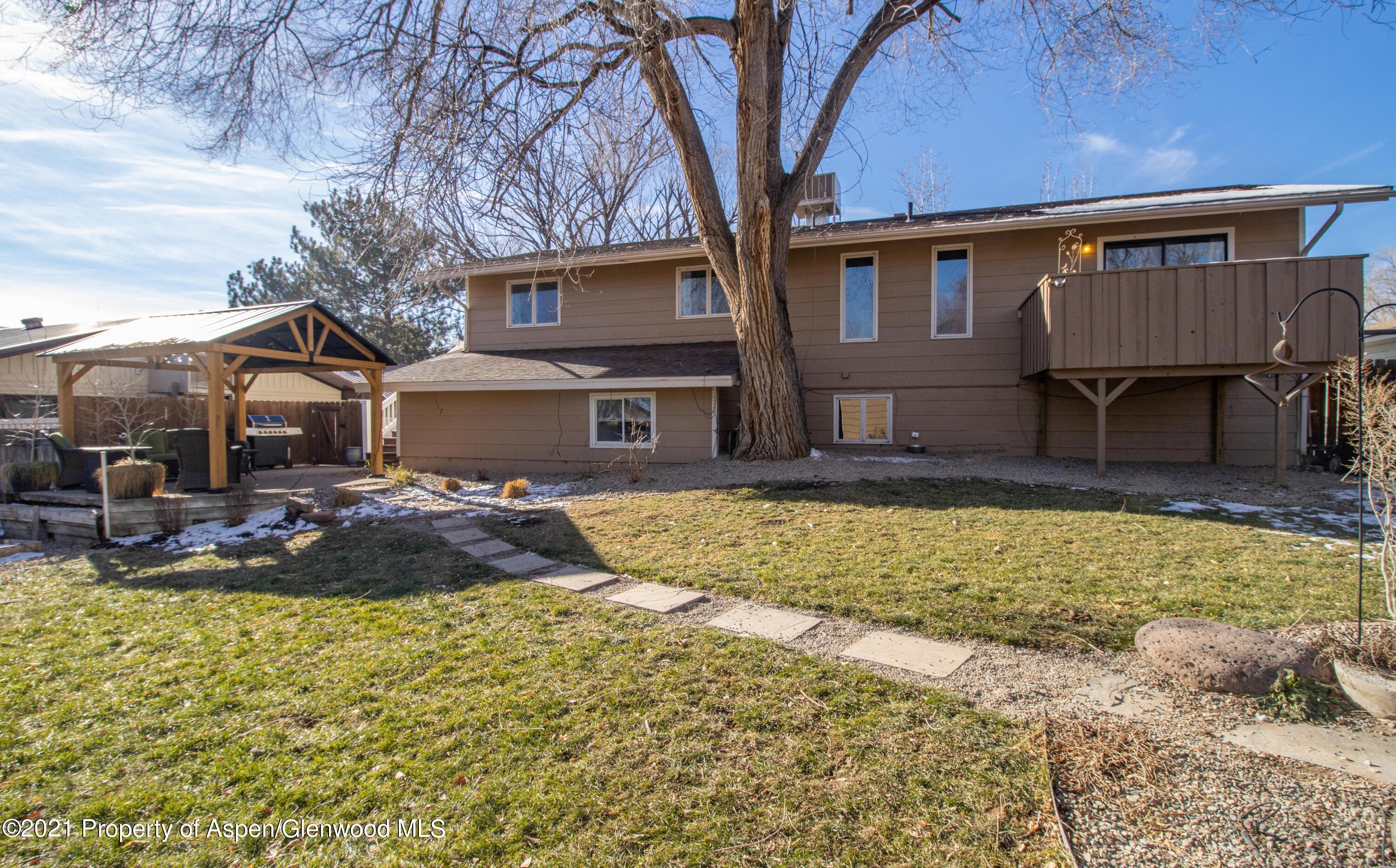 560 Aspen Avenue Rifle, CO 81650 - Photo 18 of 22 backyard