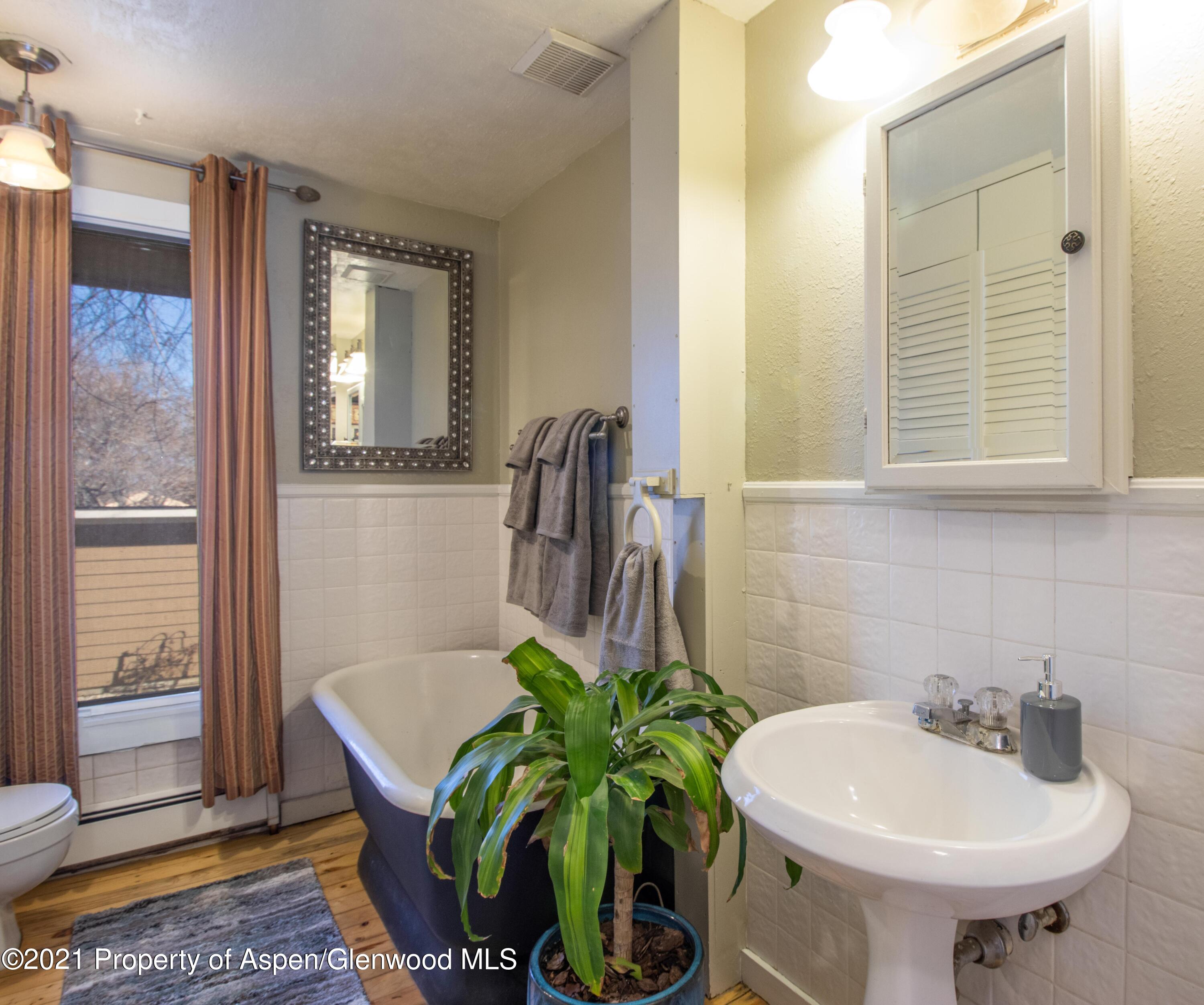 560 Aspen Avenue Rifle, CO 81650 - Photo 10 of 22 bathroom 2