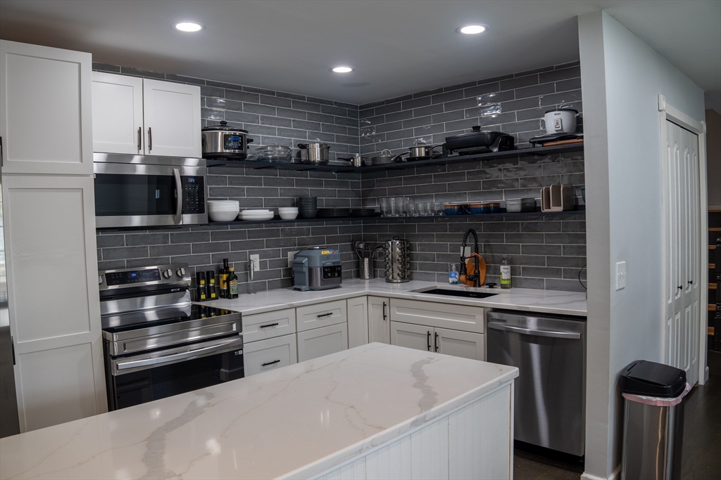 104 Johnson Road, Unit 1105 Chicopee, MA 01022 - Photo 6 of 21