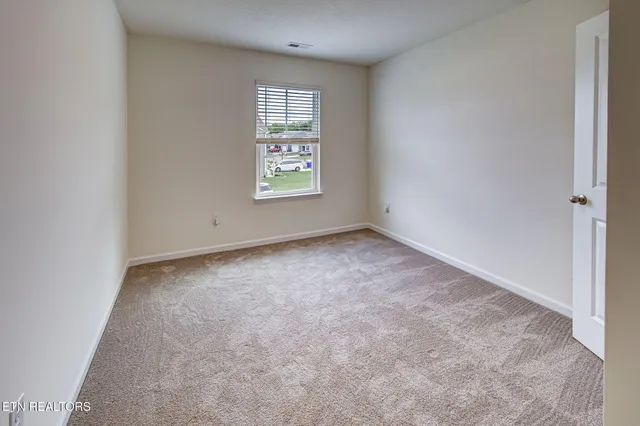 $293,500 | 9320 River Cane Road, Mascot, TN 37806