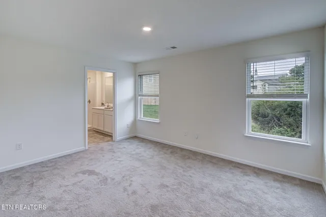 $293,500 | 9320 River Cane Road, Mascot, TN 37806