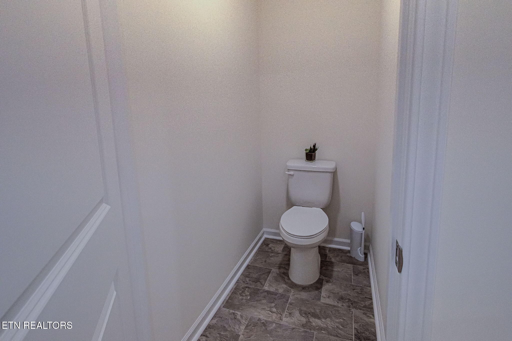 9320 River Cane Road Mascot, TN 37806 - Photo 24 of 39 Primary Bedroom Toilet Room