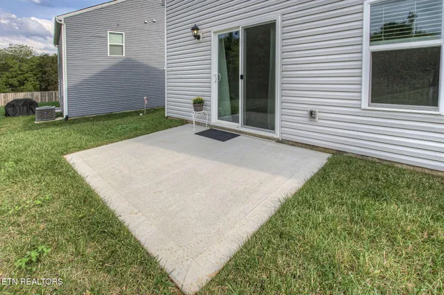 $293,500 | 9320 River Cane Road, Mascot, TN 37806