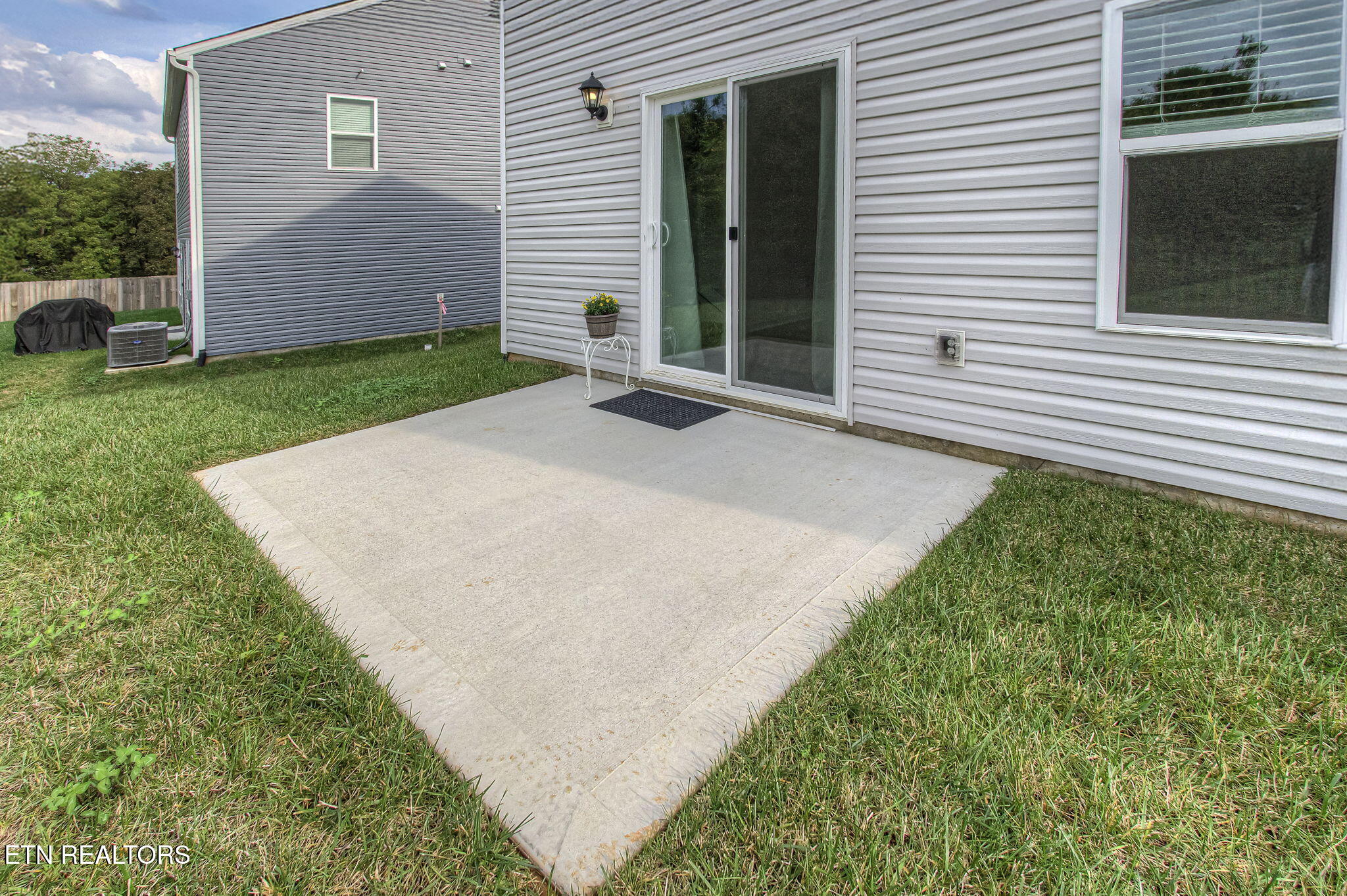 9320 River Cane Road Mascot, TN 37806 - Photo 28 of 39 Back Patio