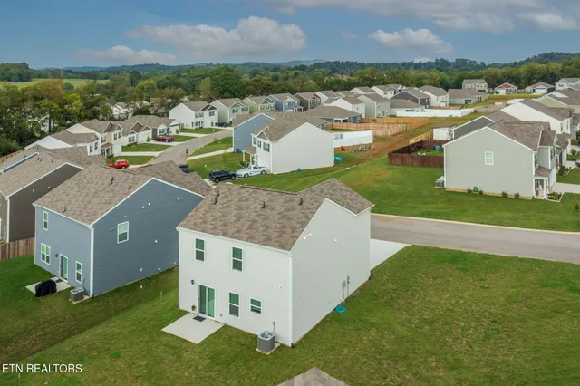 $293,500 | 9320 River Cane Road, Mascot, TN 37806