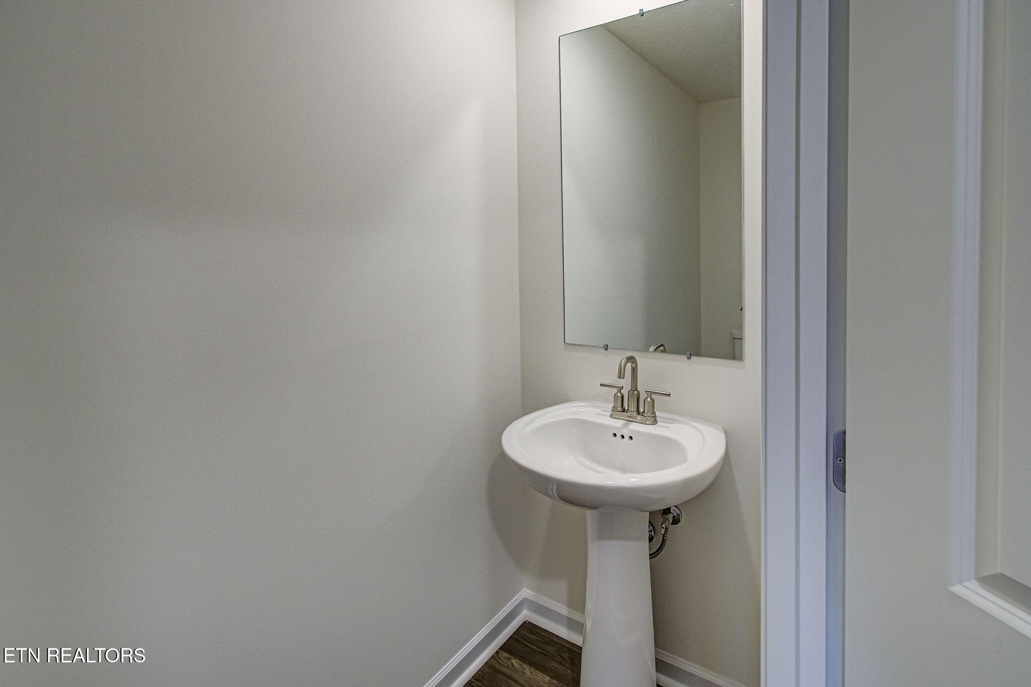 9320 River Cane Road Mascot, TN 37806 - Photo 34 of 39 Powder Room