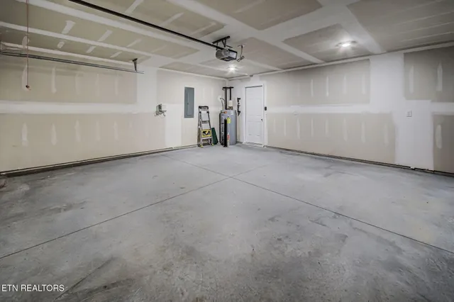 $293,500 | 9320 River Cane Road, Mascot, TN 37806