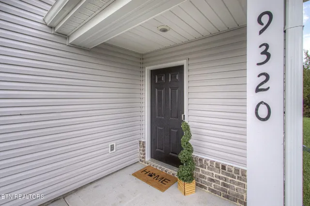 $293,500 | 9320 River Cane Road, Mascot, TN 37806