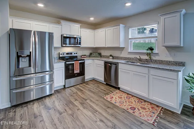 $293,500 | 9320 River Cane Road, Mascot, TN 37806