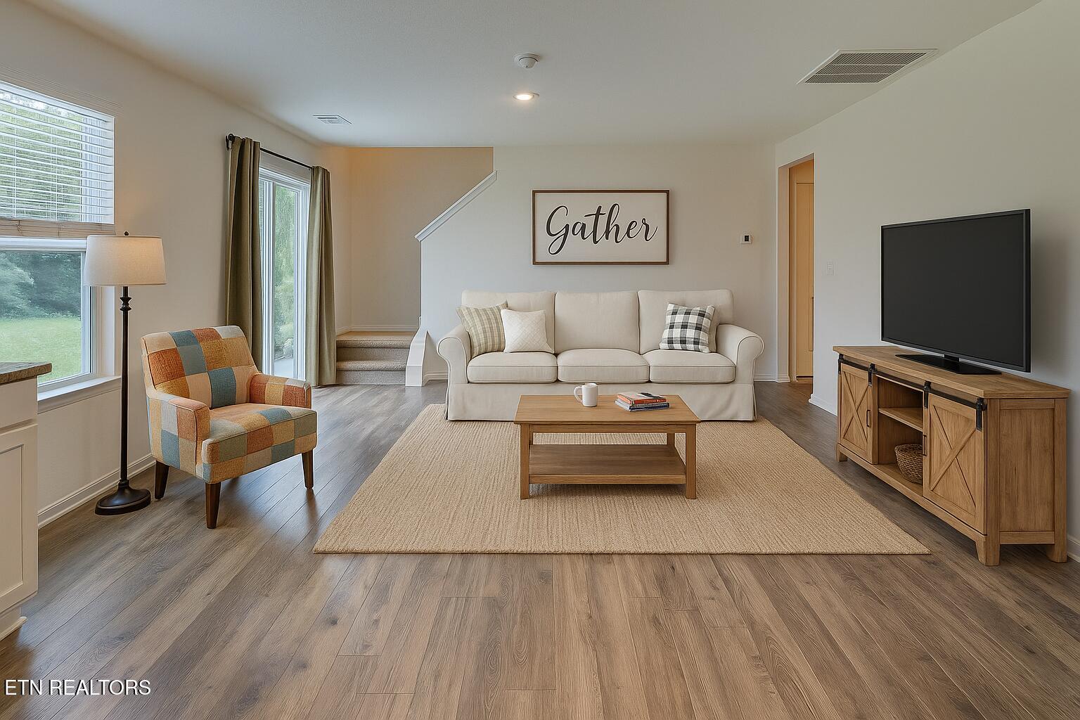 9320 River Cane Road Mascot, TN 37806 - Photo 6 of 39 Living Room