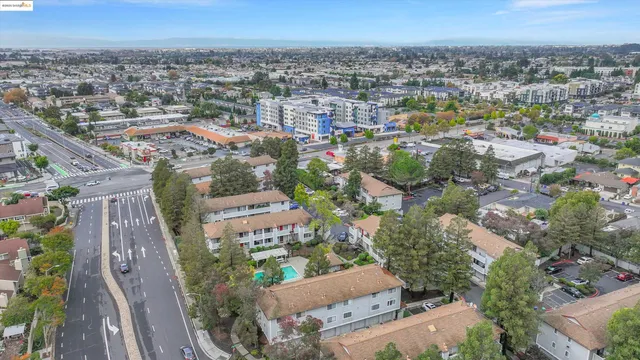 $349,000 | 29621 Red Oak Court, Unit 6, Hayward, CA 94544