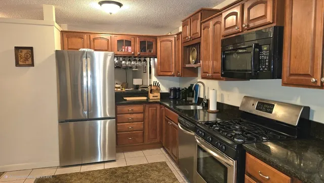 $339,900 | 61 Southview Drive, Unit 61, Southwick, MA 01077