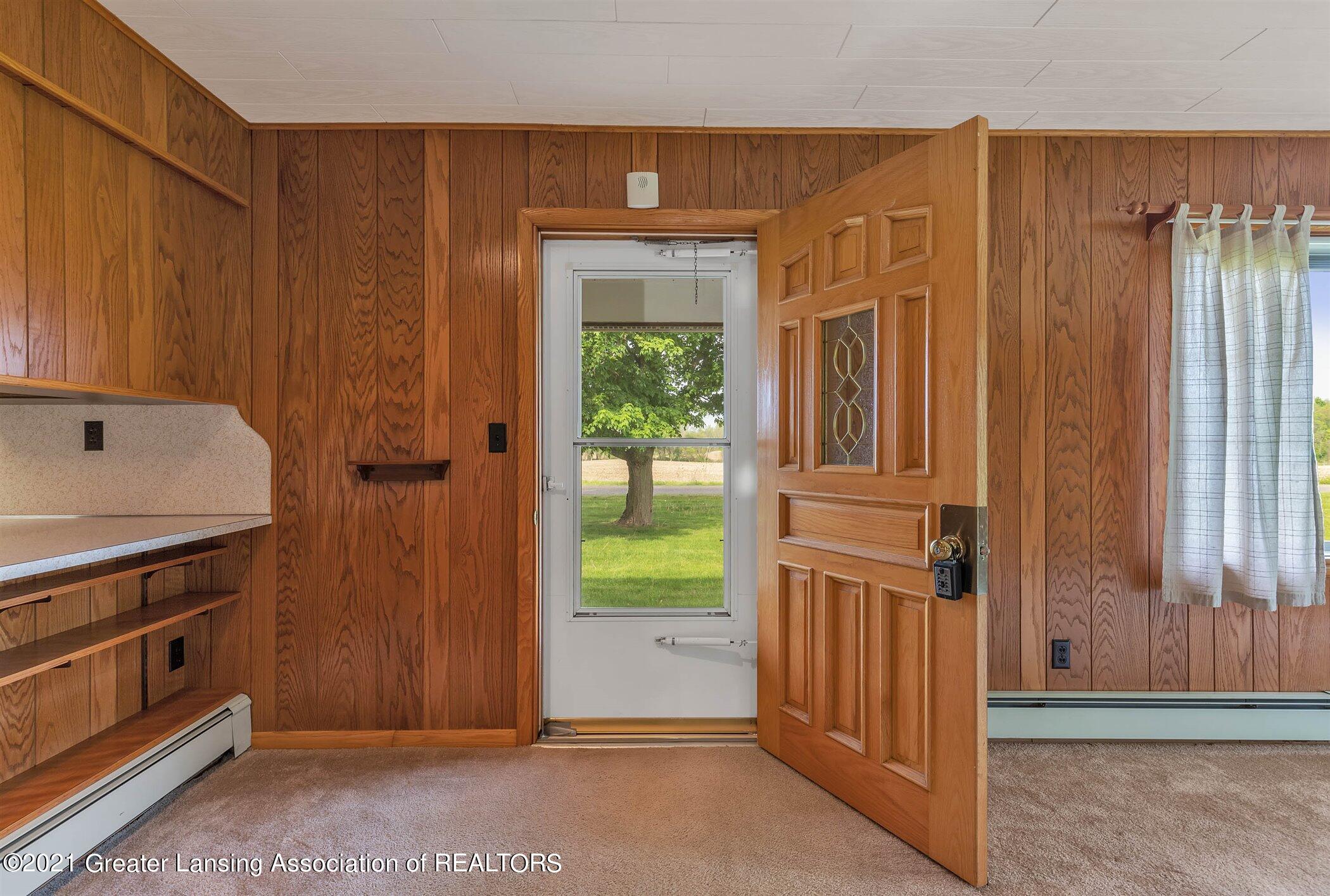 07-7701 S. Ionia Rd-WindowStill-Real-Est