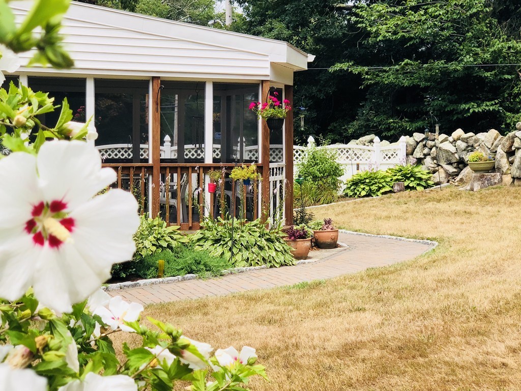 167 Reed Road Westport, MA 02790 - Photo 4 of 27