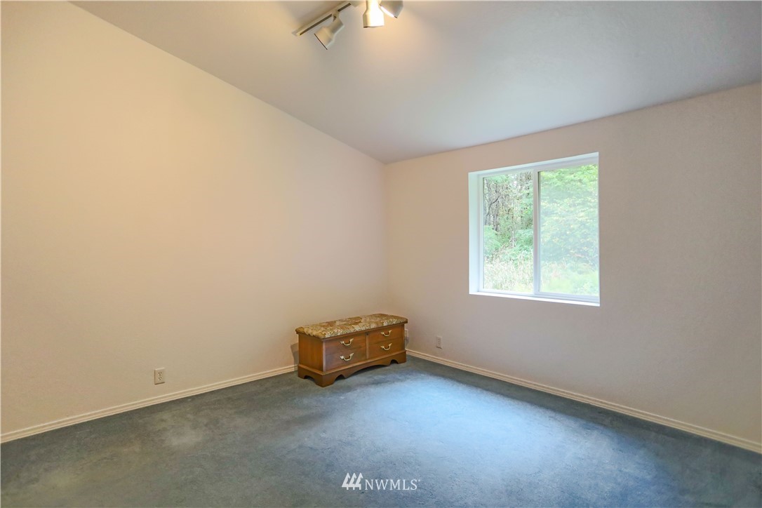 1763 Bunker Creek Road Chehalis, WA 98532 - Photo 30 of 40 an empty room with a window