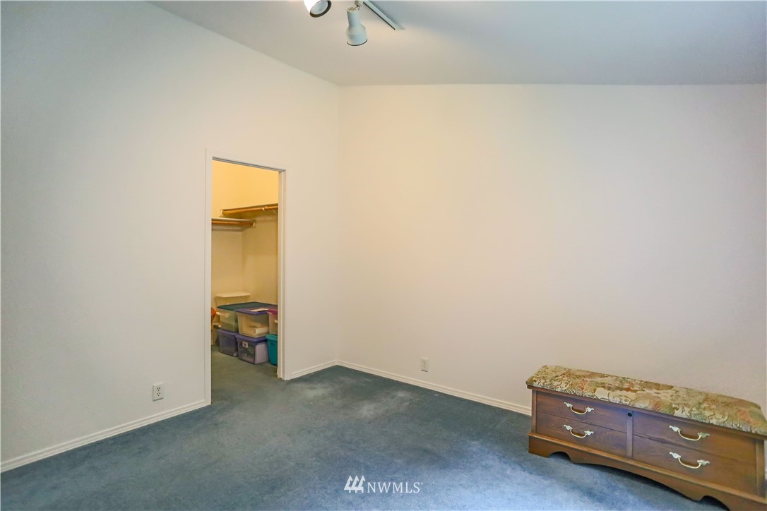 1763 Bunker Creek Road Chehalis, WA 98532 - Photo 32 of 40 a room with a dresser