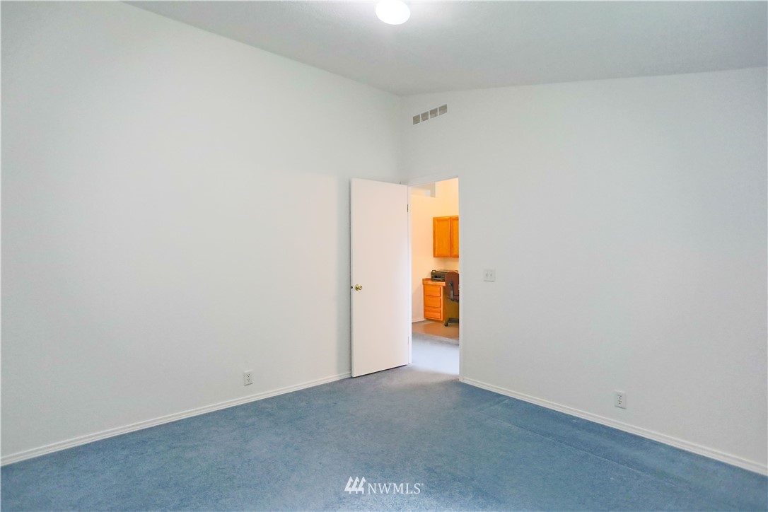 1763 Bunker Creek Road Chehalis, WA 98532 - Photo 38 of 40 a view of an empty room