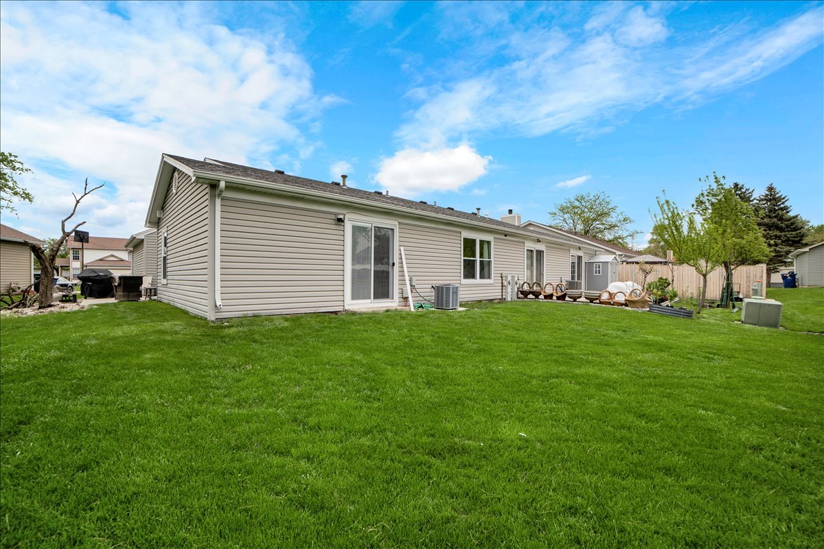 1846 Shetland Road Naperville, IL 60565 - Photo 33 of 35 Gallery Image 33