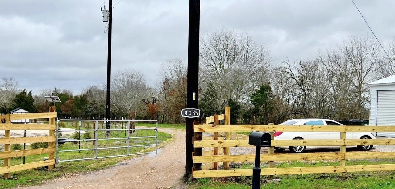4085 Nicholson Lake Road Chappell Hill, TX 77426 - Photo 3 of 20