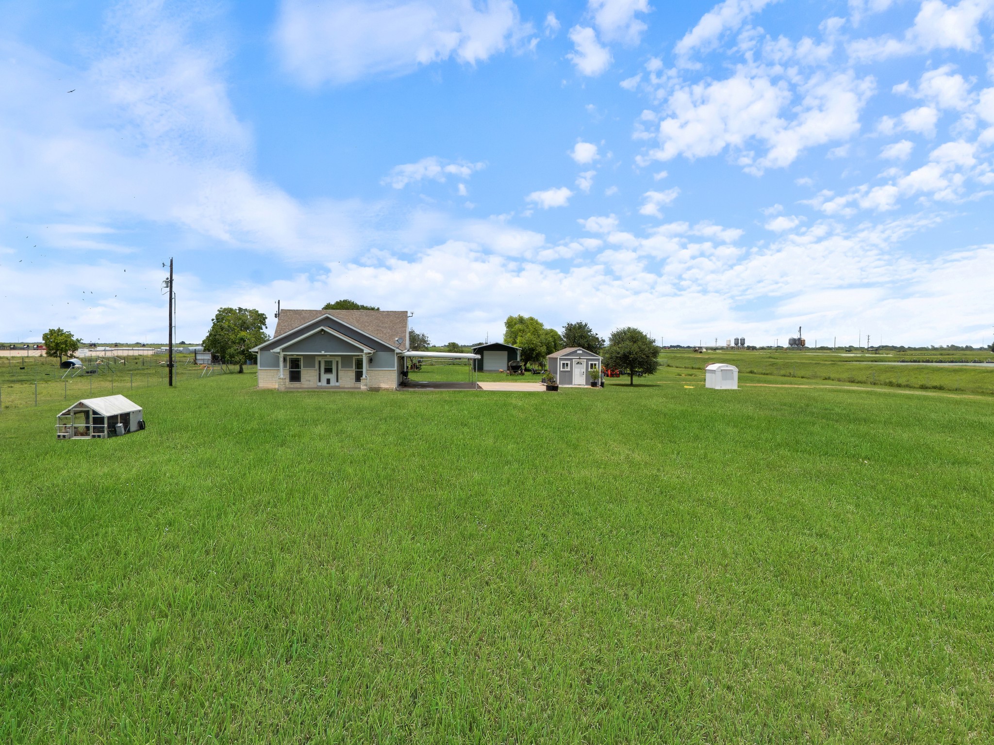Welcome to your dream country estate. Exquisite 3 BR, 2.5 BA home with study built in 2020 on 10 acres. Guest House. Air Conditioned Shop. Barn. Perimeter fenced and cross fenced for horses and cattle. This one has it all!