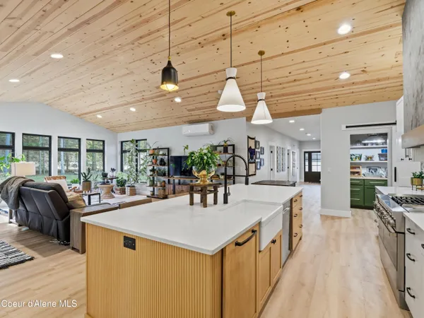 $1,600,000 | 85 Camas Drive, Priest River, ID 83856