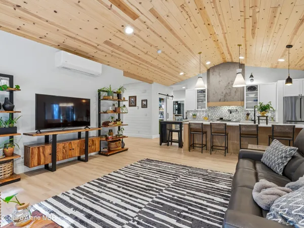 $1,600,000 | 85 Camas Drive, Priest River, ID 83856