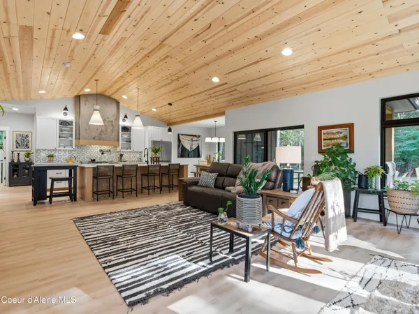 $1,600,000 | 85 Camas Drive, Priest River, ID 83856