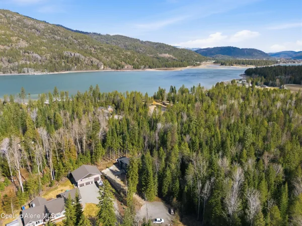 $1,600,000 | 85 Camas Drive, Priest River, ID 83856