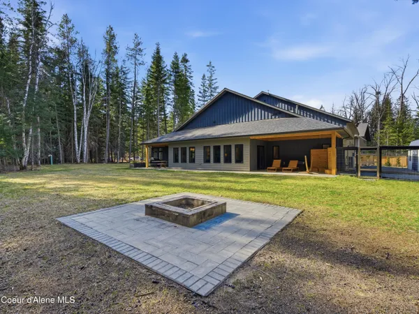 $1,600,000 | 85 Camas Drive, Priest River, ID 83856