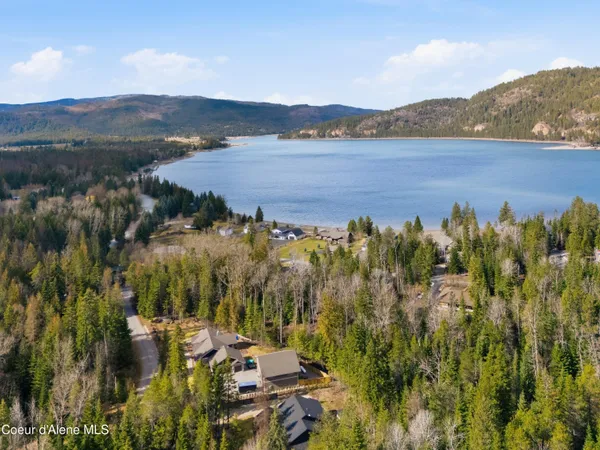$1,600,000 | 85 Camas Drive, Priest River, ID 83856