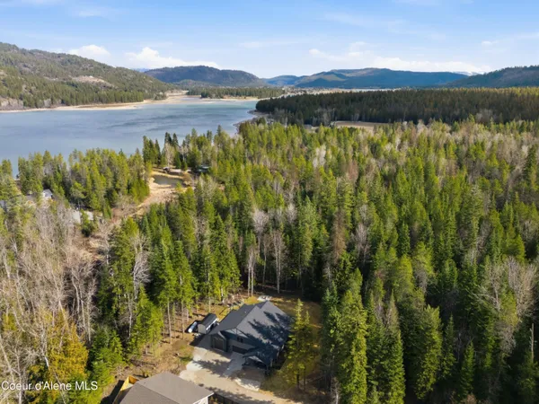 $1,600,000 | 85 Camas Drive, Priest River, ID 83856