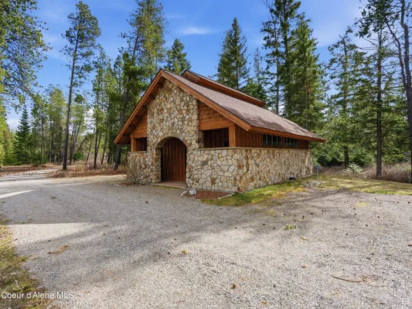 $1,600,000 | 85 Camas Drive, Priest River, ID 83856